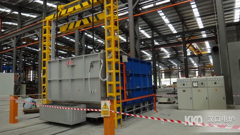 臺(tái)車(chē)式退火爐生產(chǎn)現(xiàn)場(chǎng)